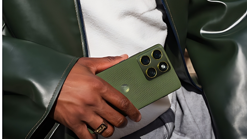 Motorola Edge 70 Ultra বা Moto X70 Ultra স্মার্টফোনের প্রিমিয়াম ডিজাইন, ট্রিপল 50MP ক্যামেরা ও নতুন Signature সিরিজের সম্ভাব্য লুক