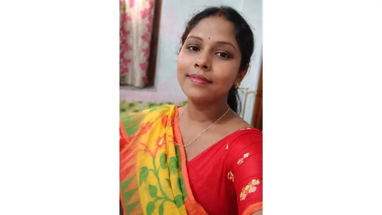 iQOO Z9 selfie camera test showing natural skin tone and good detail